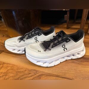 On Cloudtilt On Running Black Ivory colorway Running Shoes WOMANS Size 7 cloud